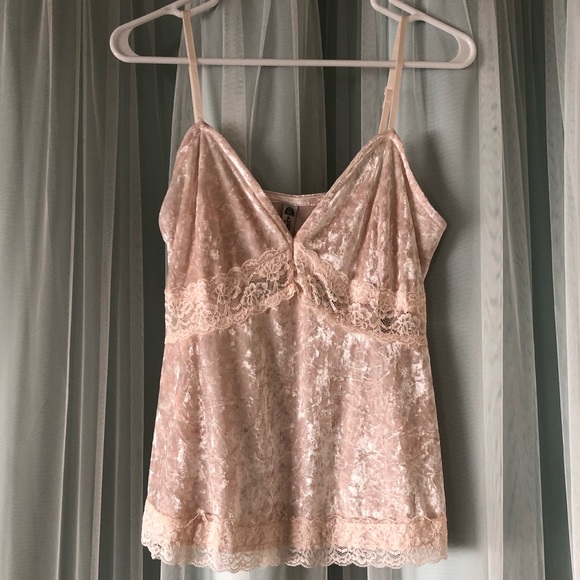 American Rag XL Light Pink velvet & lace top - Picture 2 of 4